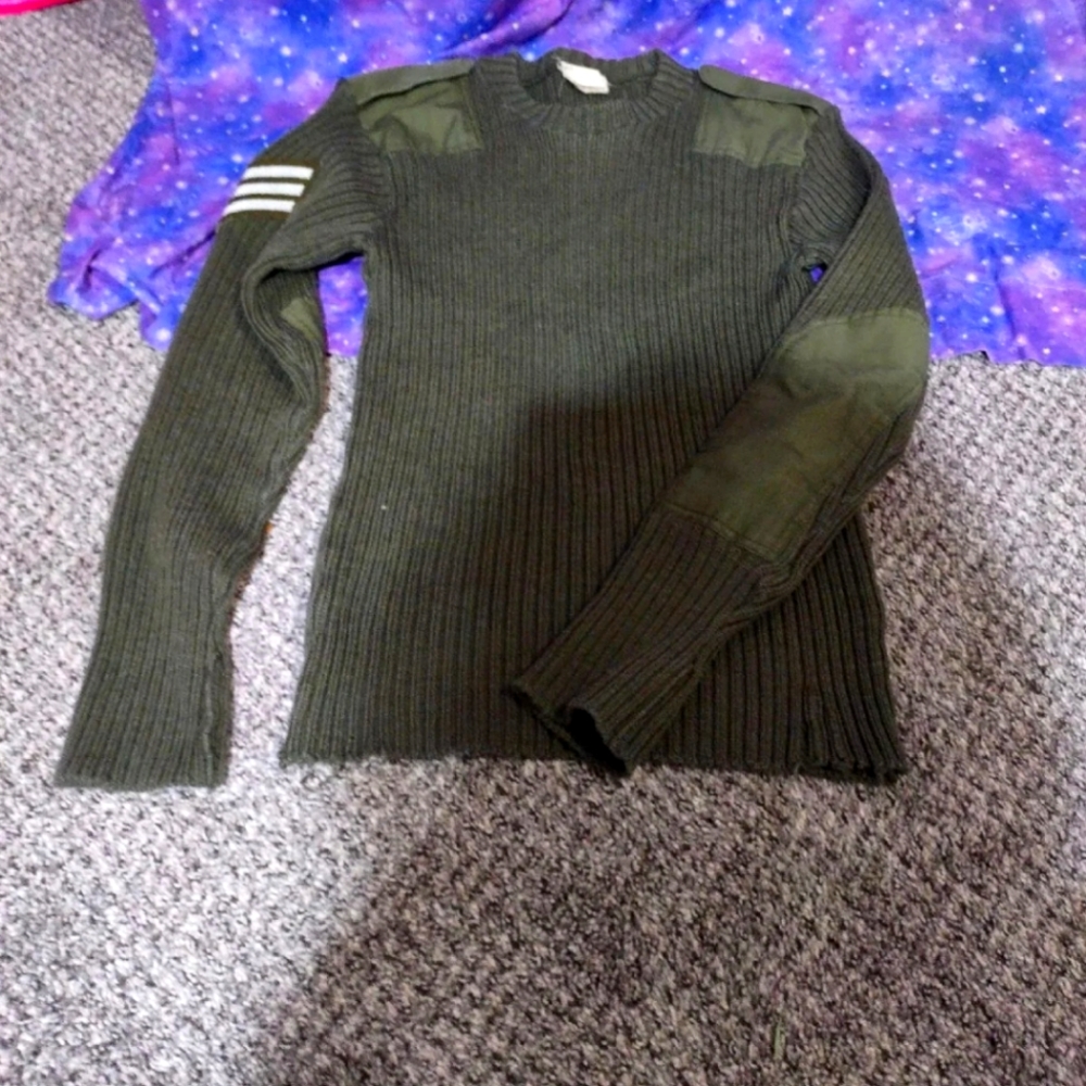 Vintage military sweater olive drab